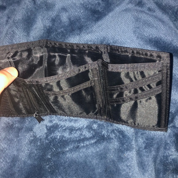 Wallets - Picture 3 of 3